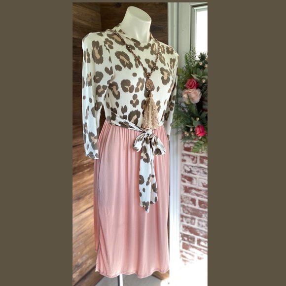 Dresses & Skirts - SALE‼️ NEW Pastel leopard peach SOFT swing dress
